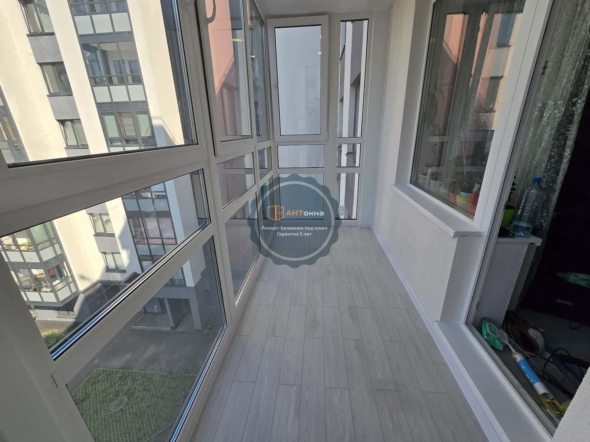 Отделка пол ламинат, потолок мдф